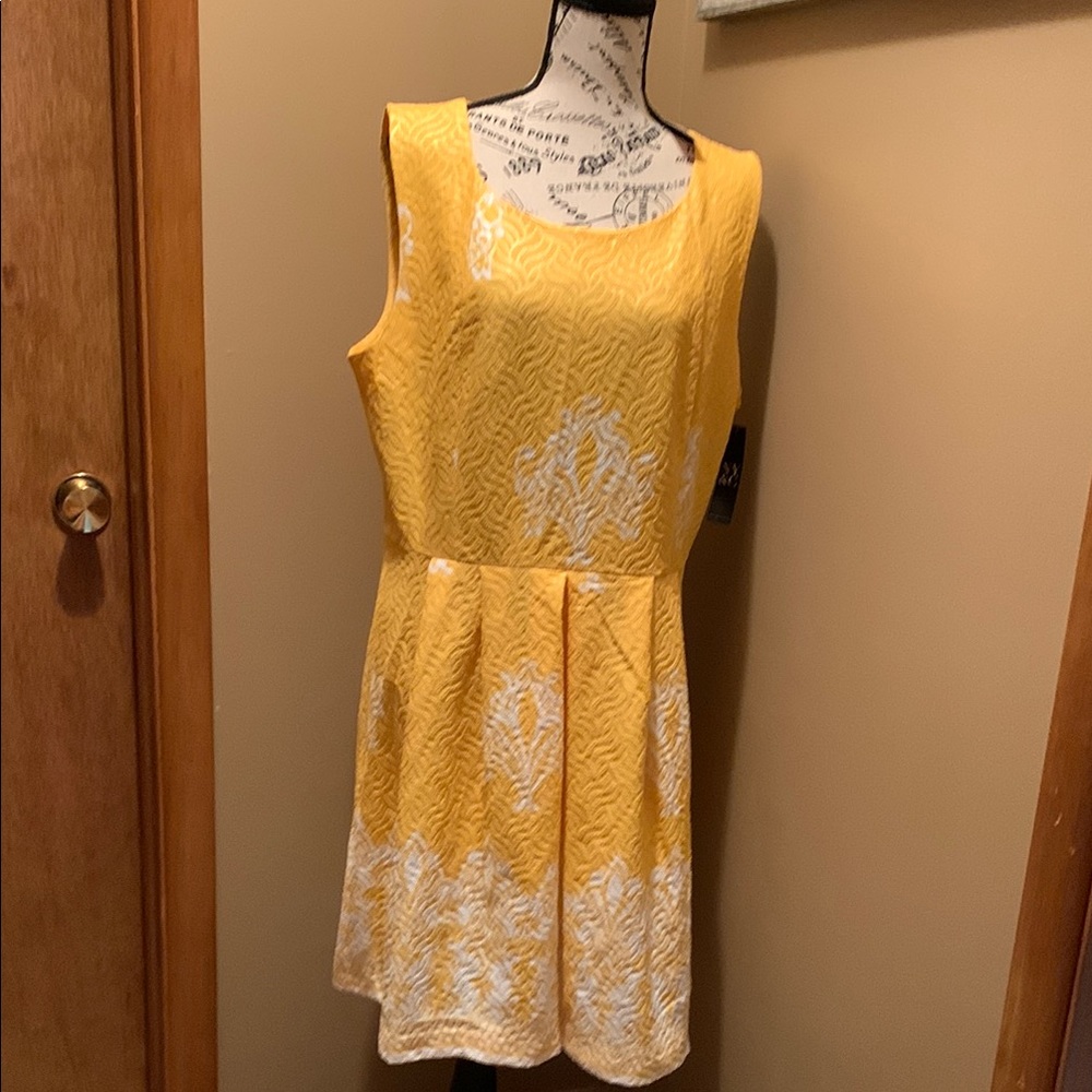 NWT New York & Company Yellow and White Sleeveless Dress XL (262)